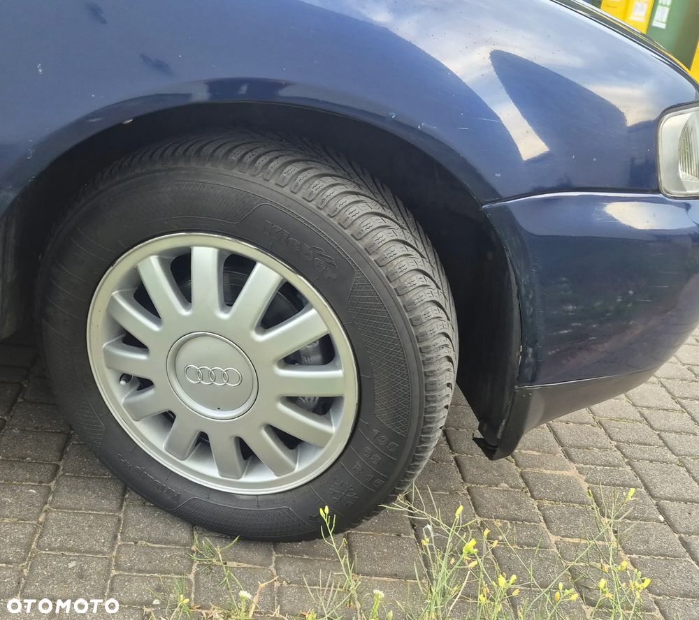 Audi A3 3-drzwiowe 1.6 Ambition - 23