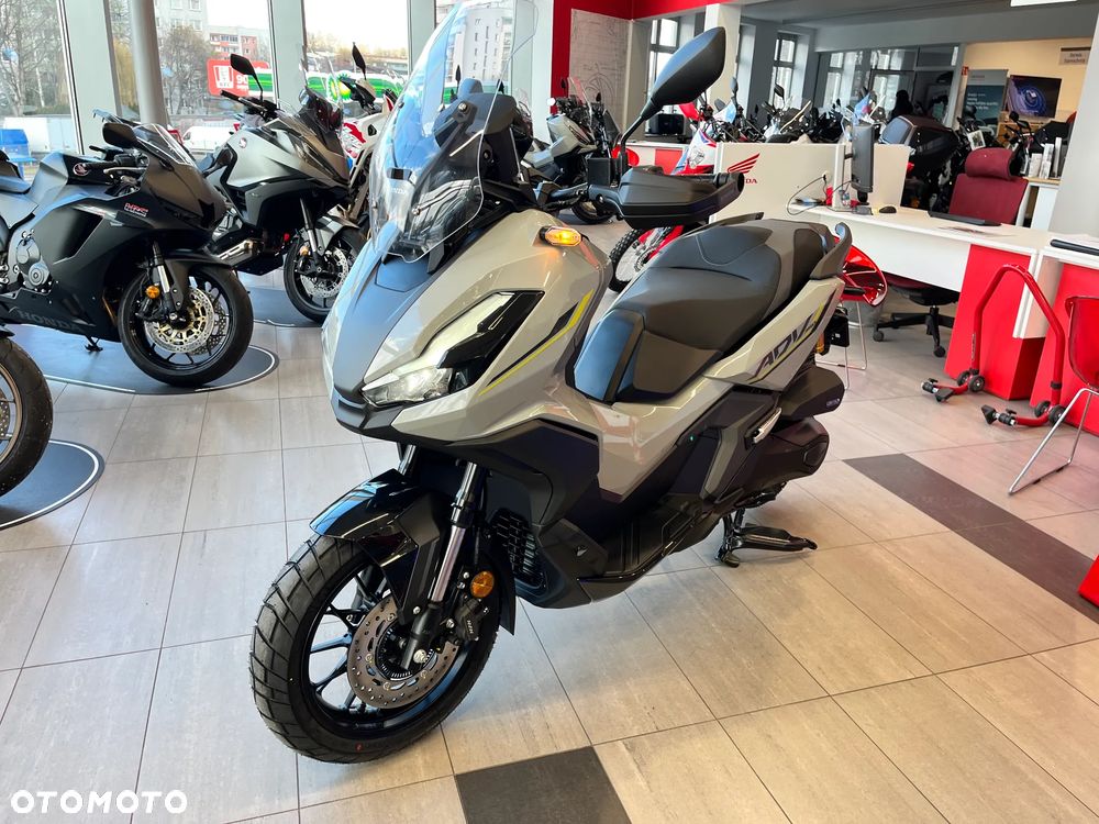 Honda ADV350 - 6