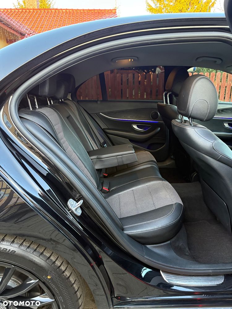 Mercedes-Benz Klasa E 220 d 9G-TRONIC - 24