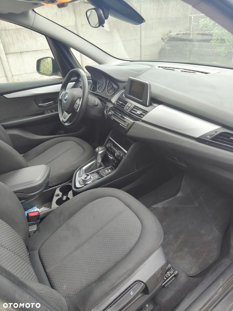 BMW Seria 2 218d - 7