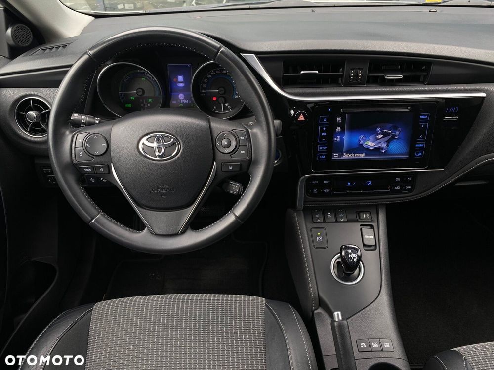 Toyota Auris - 11