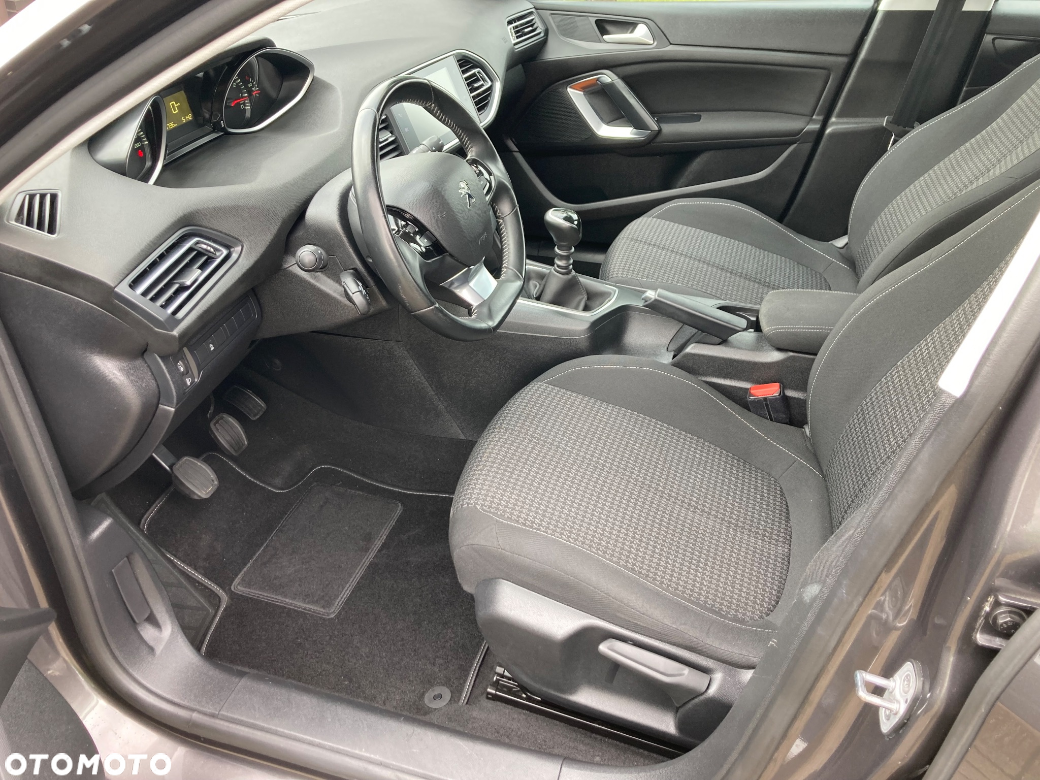 Peugeot 308 - 5