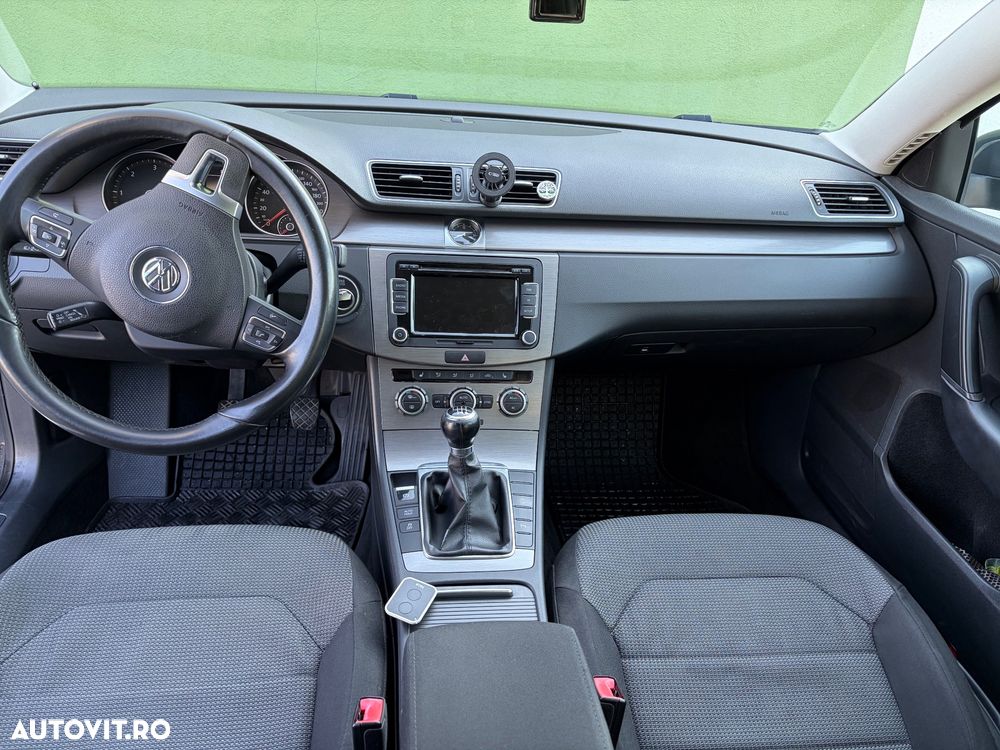Volkswagen Passat 2.0 TDI BlueMotion Technology Comfortline - 12