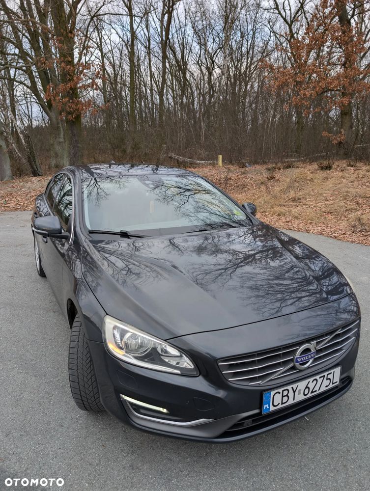 Volvo S60 T5 Drive-E Dynamic Edition (Momentum) - 2