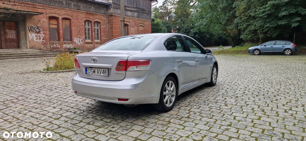 Toyota Avensis - 4