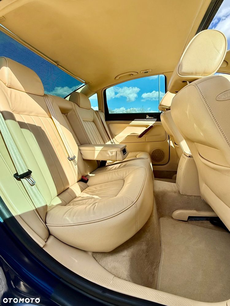 Volkswagen Passat - 16