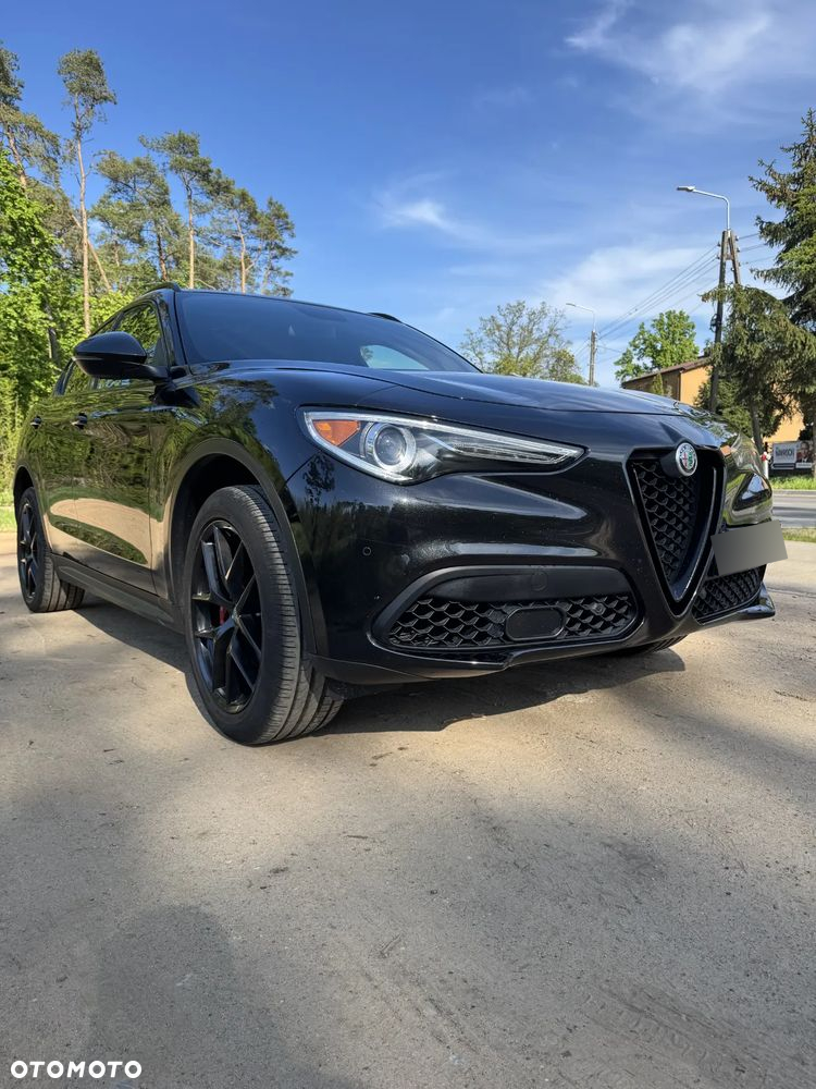 Alfa Romeo Stelvio 2.0 Turbo 16V AT8-Q4 Veloce Ti - 3