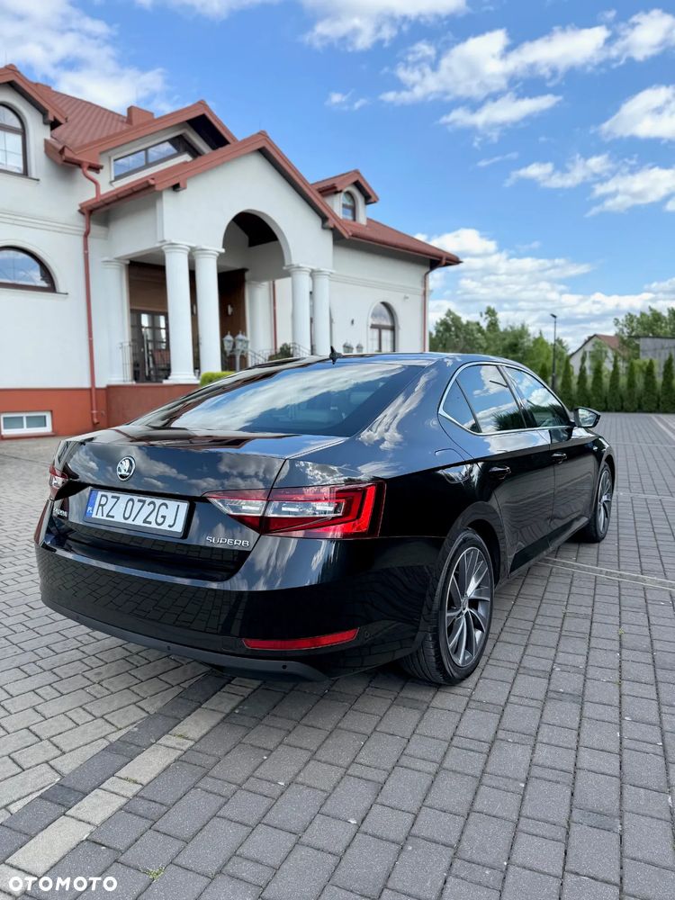 Skoda Superb 2.0 TDI L&K - 2