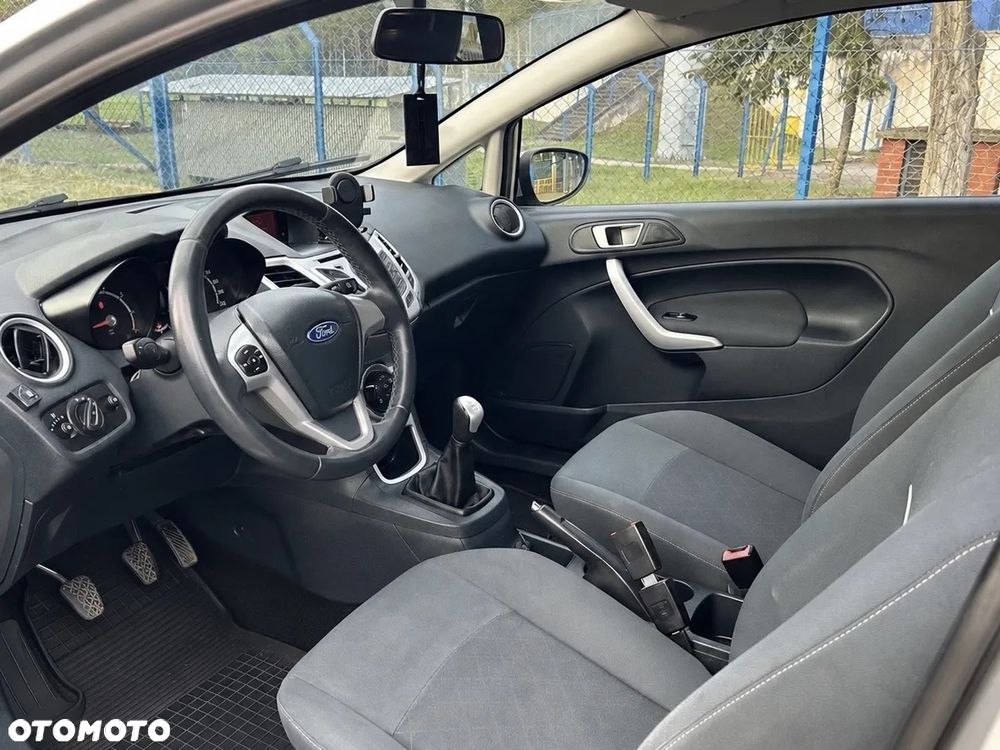 Ford Fiesta 1.25 Ambiente EU5 - 6