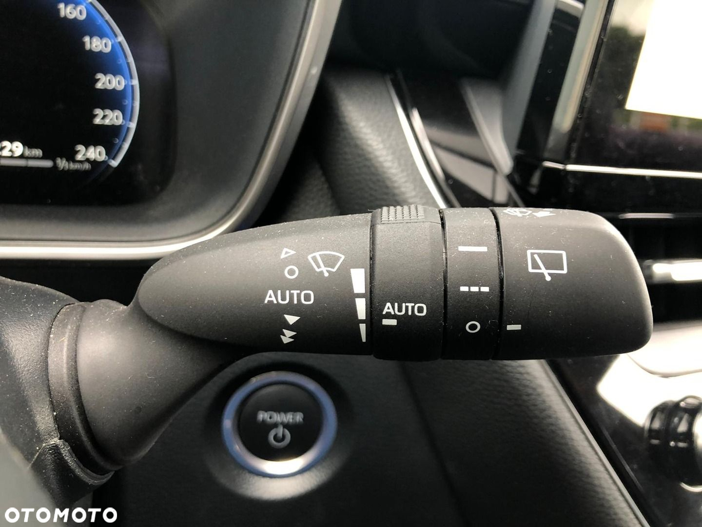 Toyota Corolla 1.8 Hybrid Style - 26