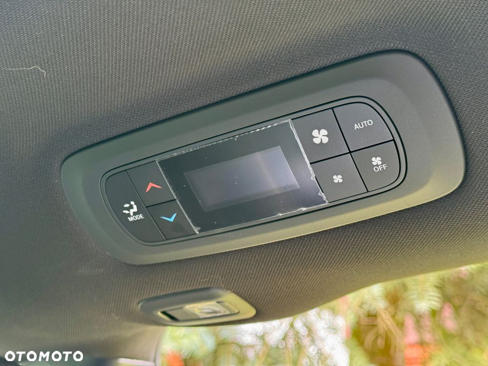 Chrysler Pacifica - 23