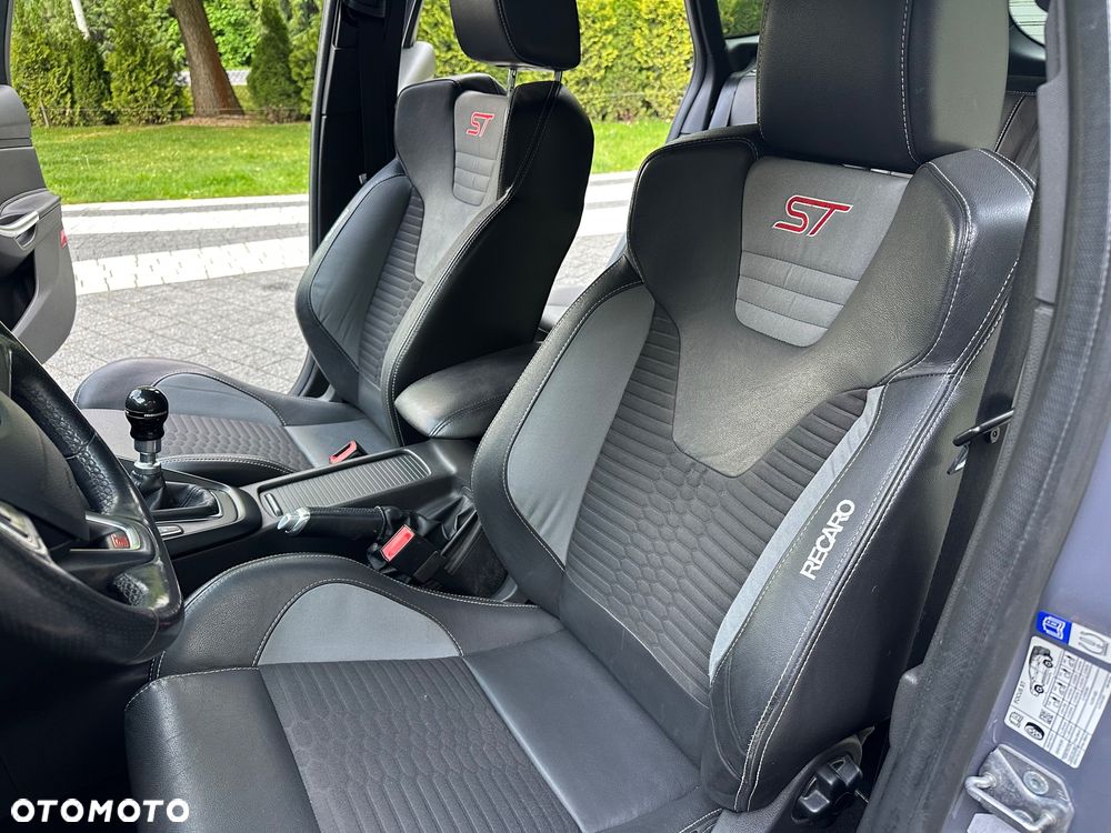 Ford Focus 2.0 TDCi ST mit Leder-Sport-Paket - 6