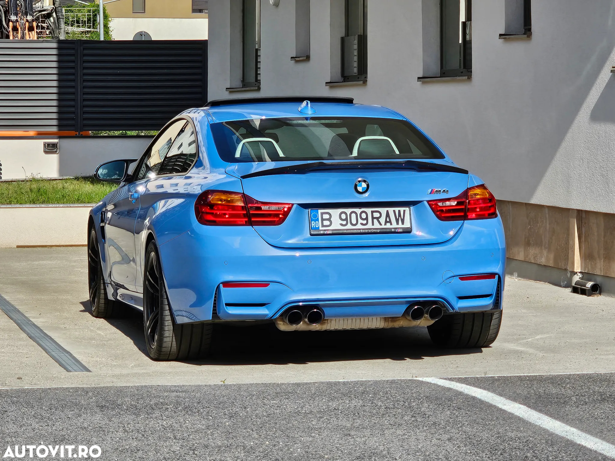 BMW M4 Coupe DKG - 32