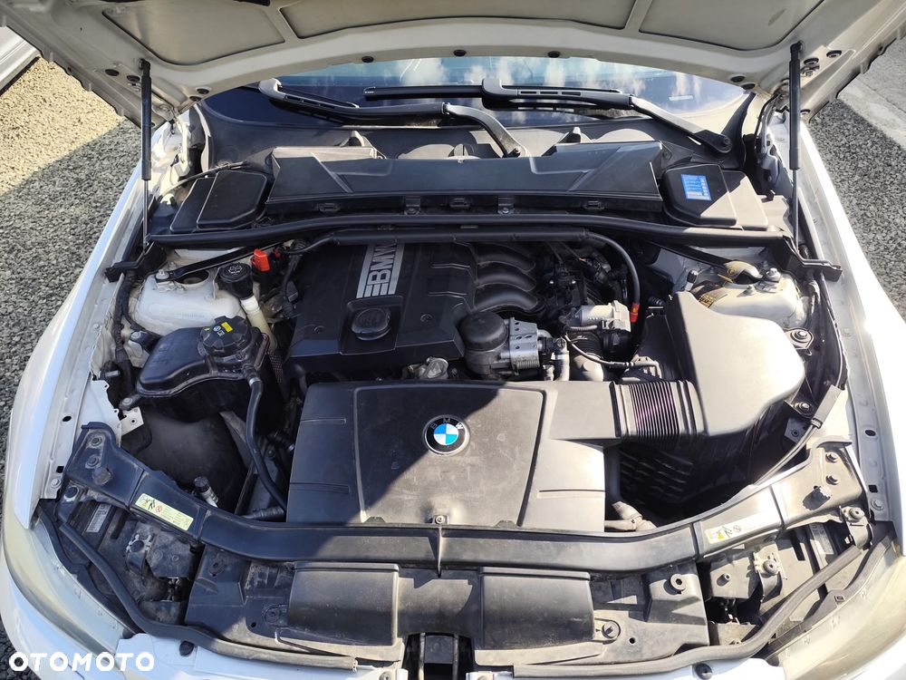 BMW Seria 3 318i - 7