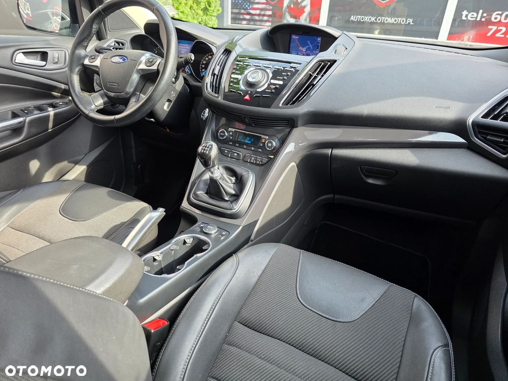 Ford Kuga 2.0 TDCi 2x4 Titanium - 24