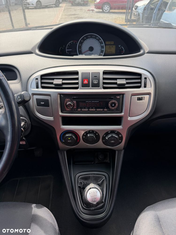 Hyundai Matrix 1.5 CRDi VGT GLS - 11