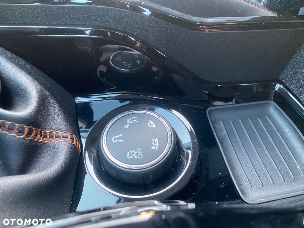 Peugeot 2008 1.2 Pure Tech Allure S&S - 25