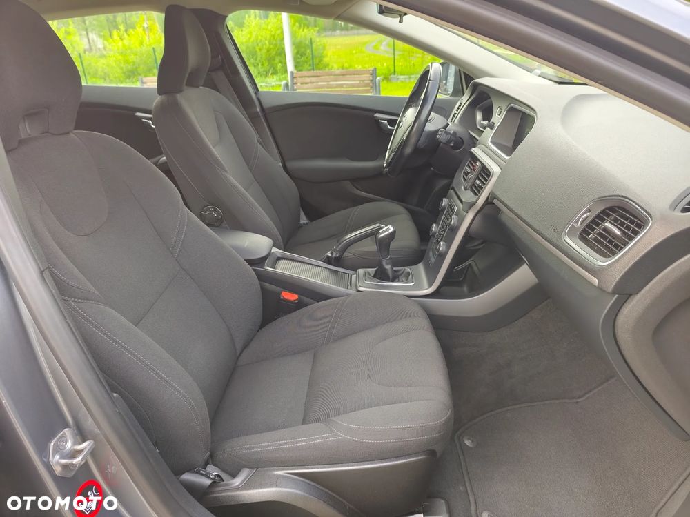 Volvo V40 D2 - 21