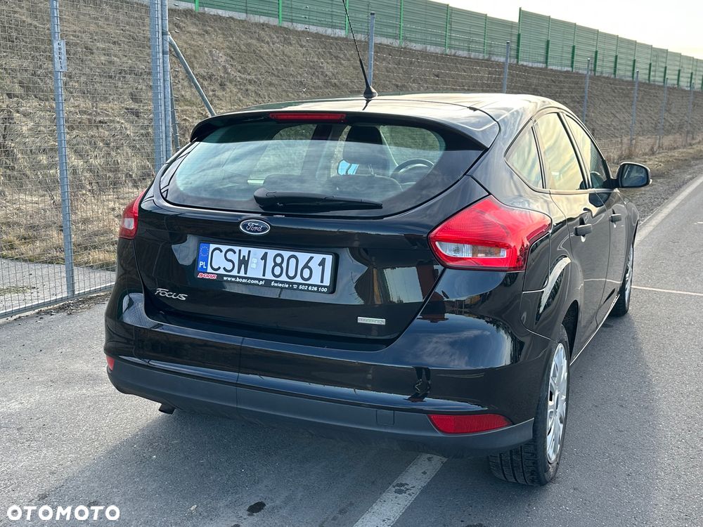 Ford Focus 1.0 EcoBoost Ambiente - 9