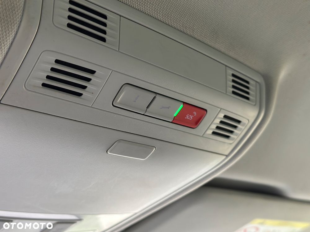 Skoda Superb 2.0 TDI Premium Edition - 25