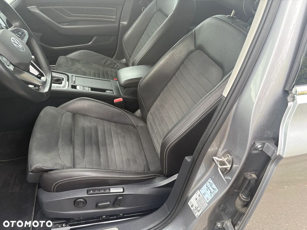 Volkswagen Passat 2.0 TDI EVO Elegance DSG - 13