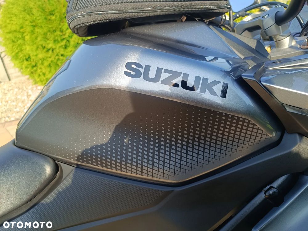Suzuki GSX 1000 - 28