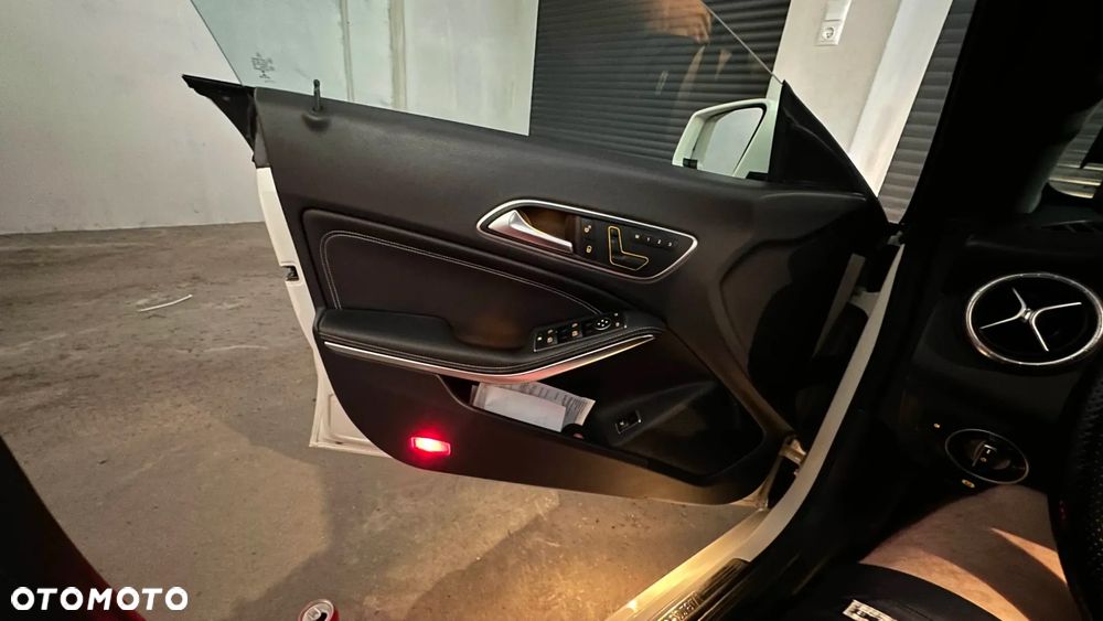 Mercedes-Benz CLA 250 4-Matic - 9