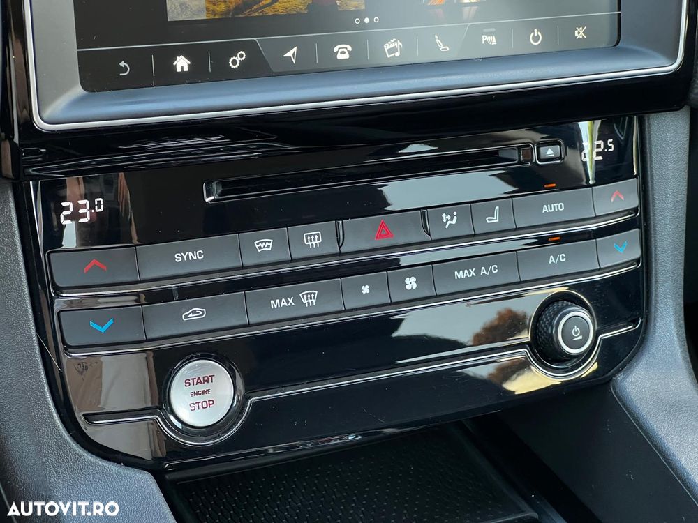 Jaguar F-Pace 30d AWD 300 Sport - 23