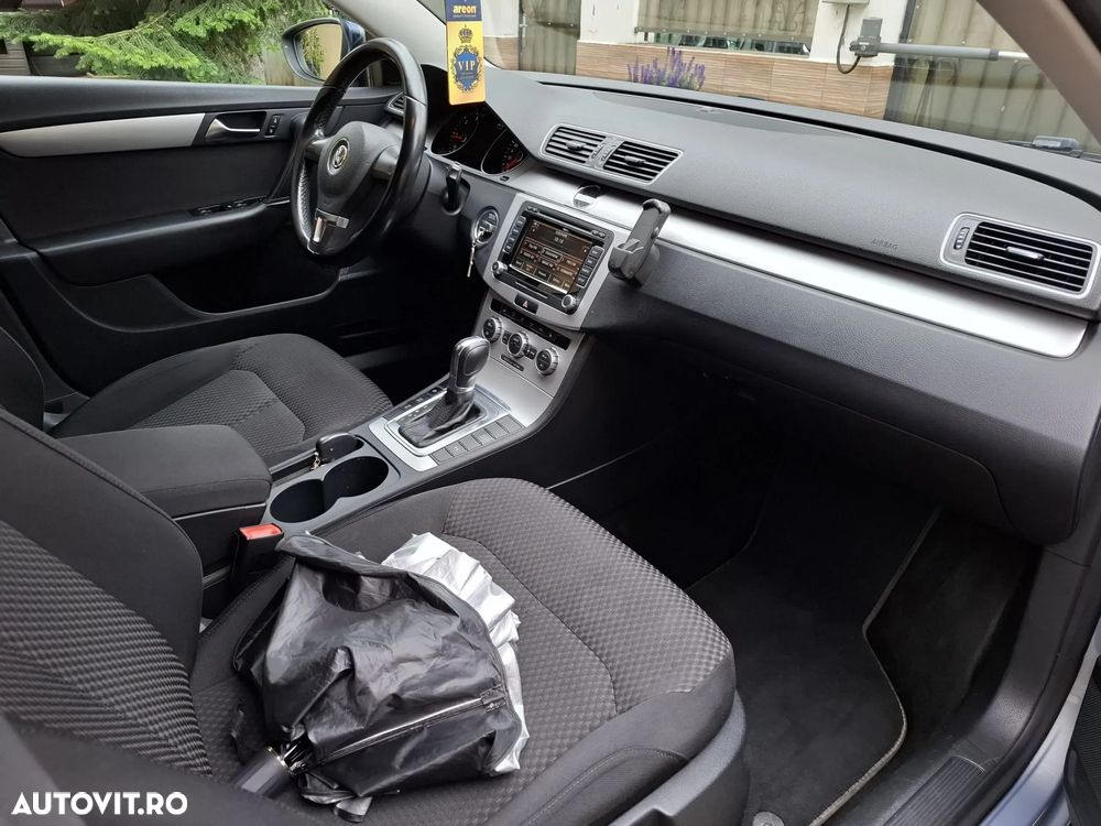 Volkswagen Passat 2.0 TDI Blue TDI DSG Comfortline - 9