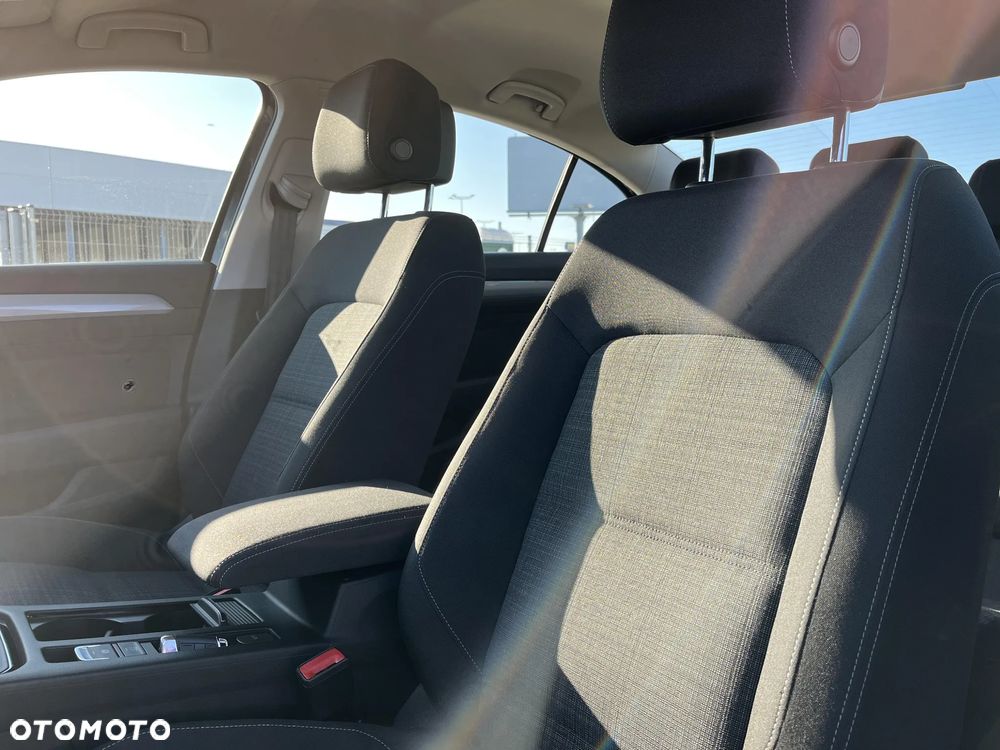 Volkswagen Passat - 10