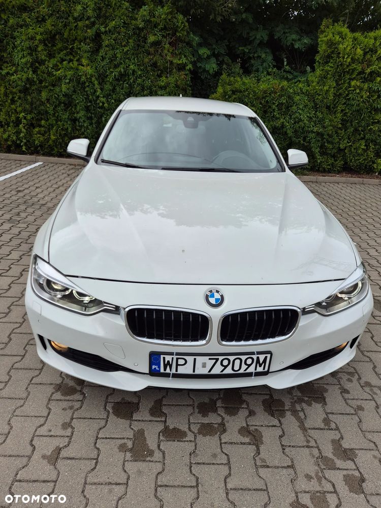 BMW Seria 3 335i xDrive Sport Line - 14