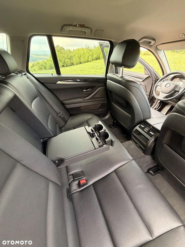 BMW Seria 5 520d xDrive - 15