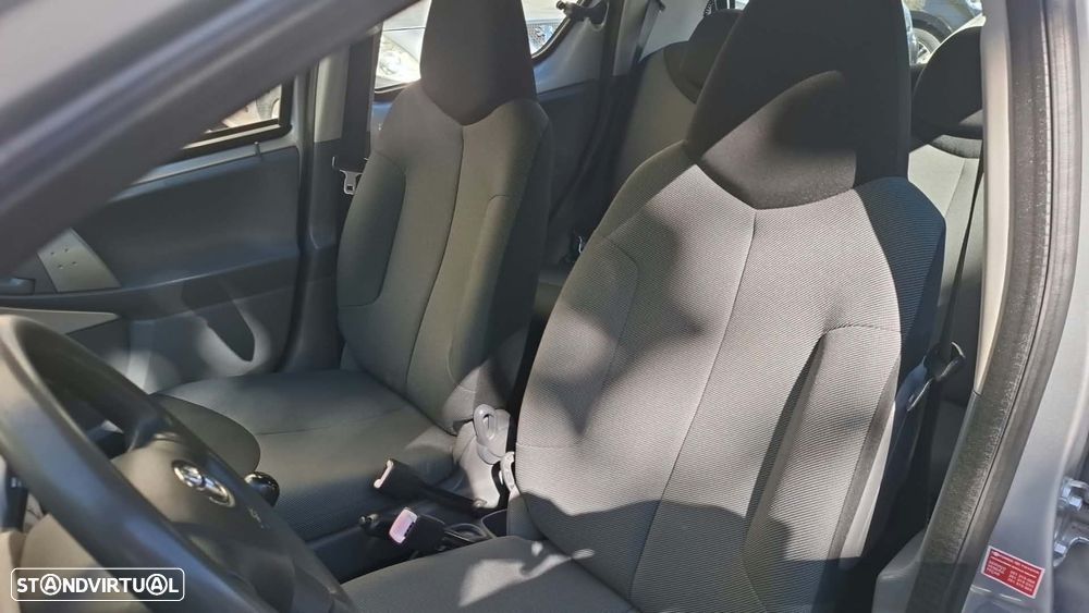 Toyota Aygo 1.0 Plus - 10