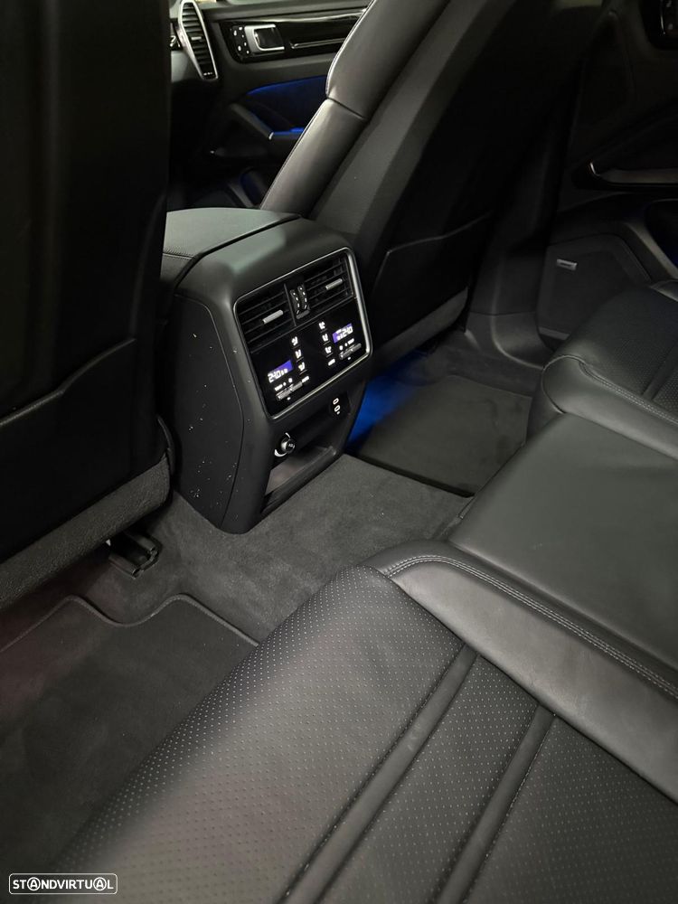 Porsche Cayenne E-Hybrid - 10