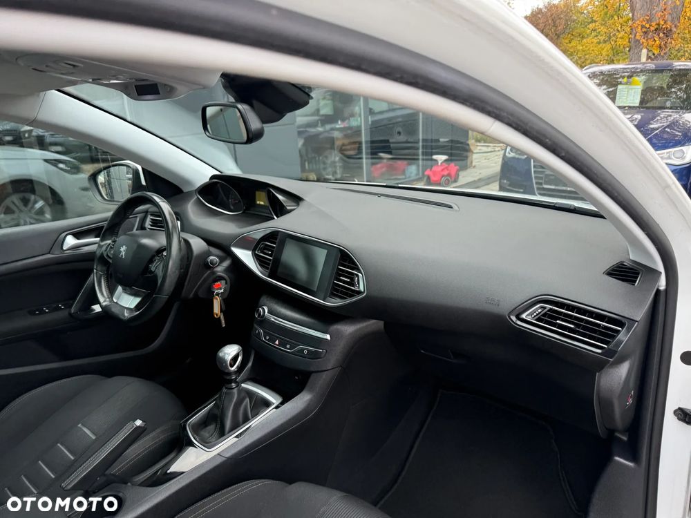 Peugeot 308 1.6 e-HDi Active S&S - 28