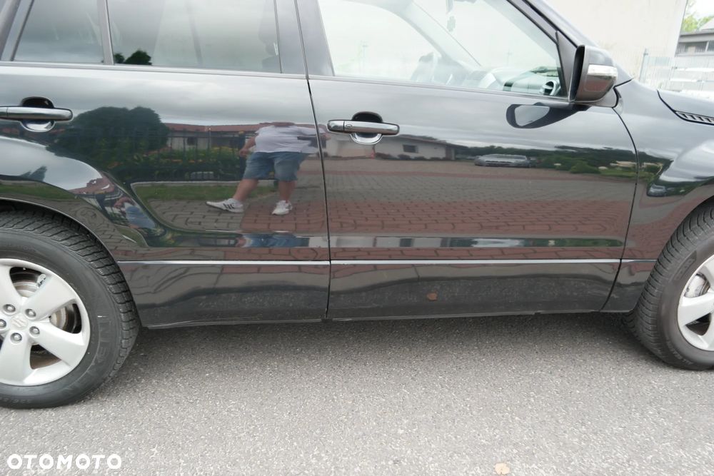 Suzuki Grand Vitara 2.4 De Luxe - 15