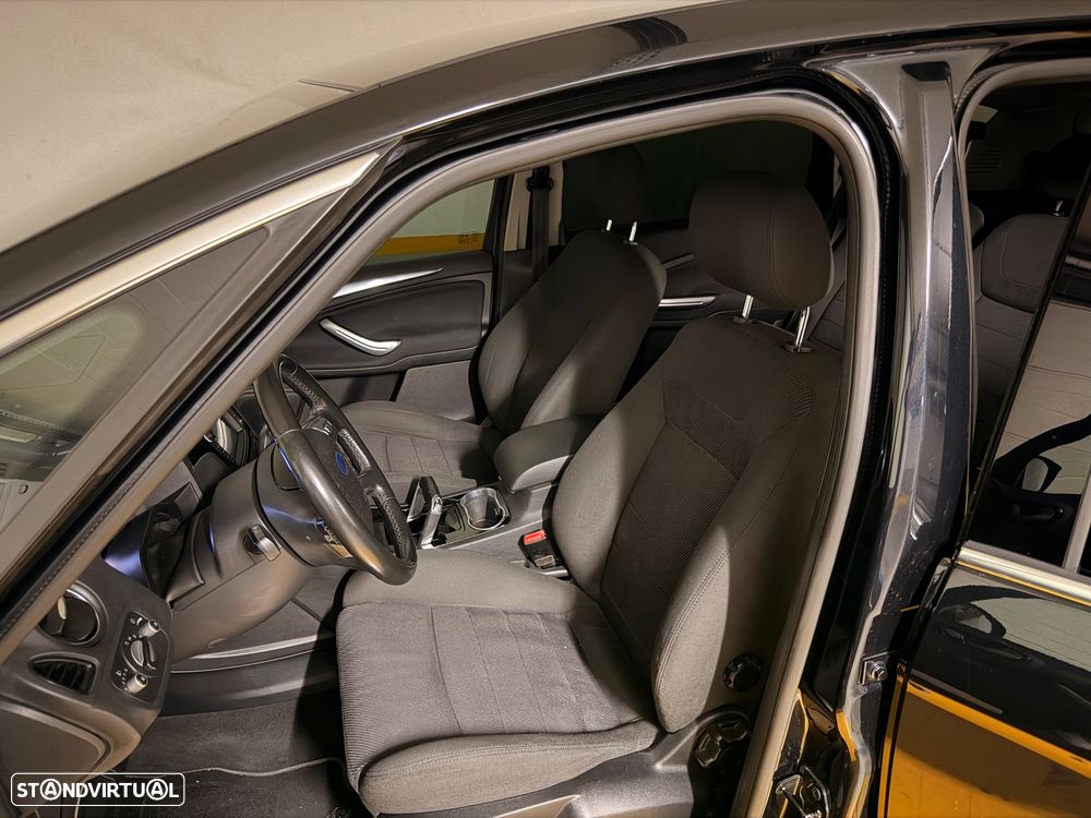 Ford S-Max 2.0 TDCi Trend 7L 143g - 18