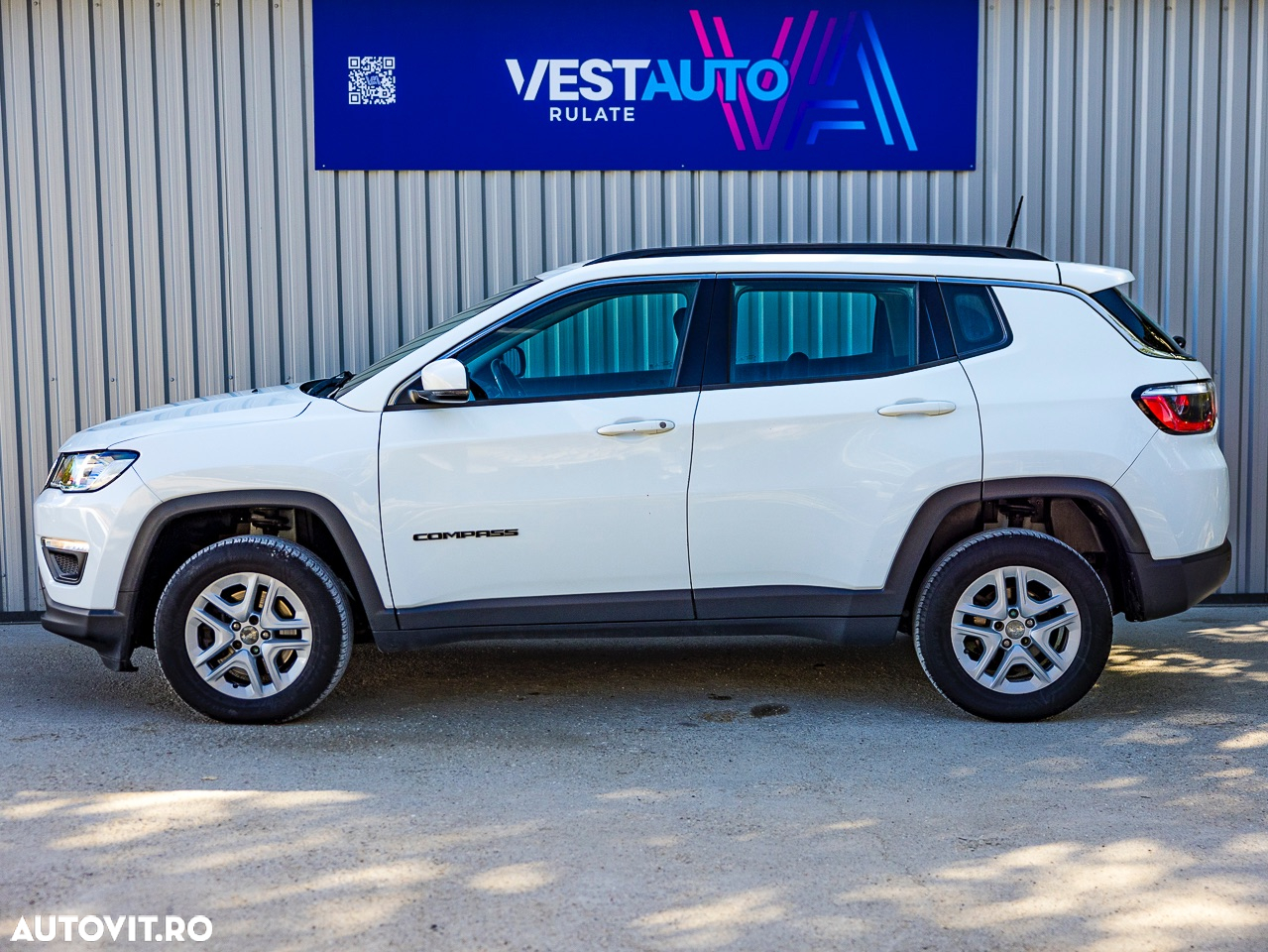 Jeep Compass 2.0 M-Jet 4x4 AT Longitude - 17