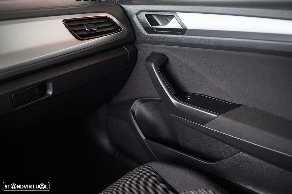 VW T-Roc 1.0 TSI Urban - 43