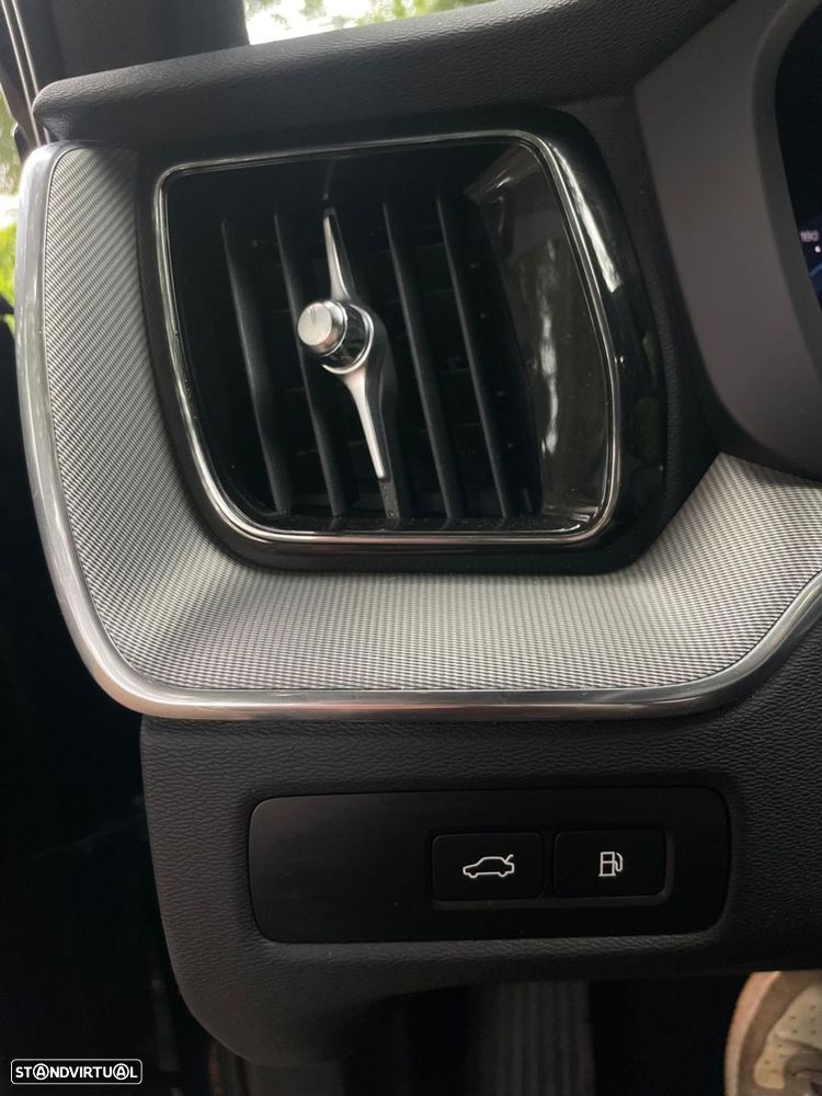 Volvo XC 60 2.0 T6 PHEV Black Edition AWD - 47