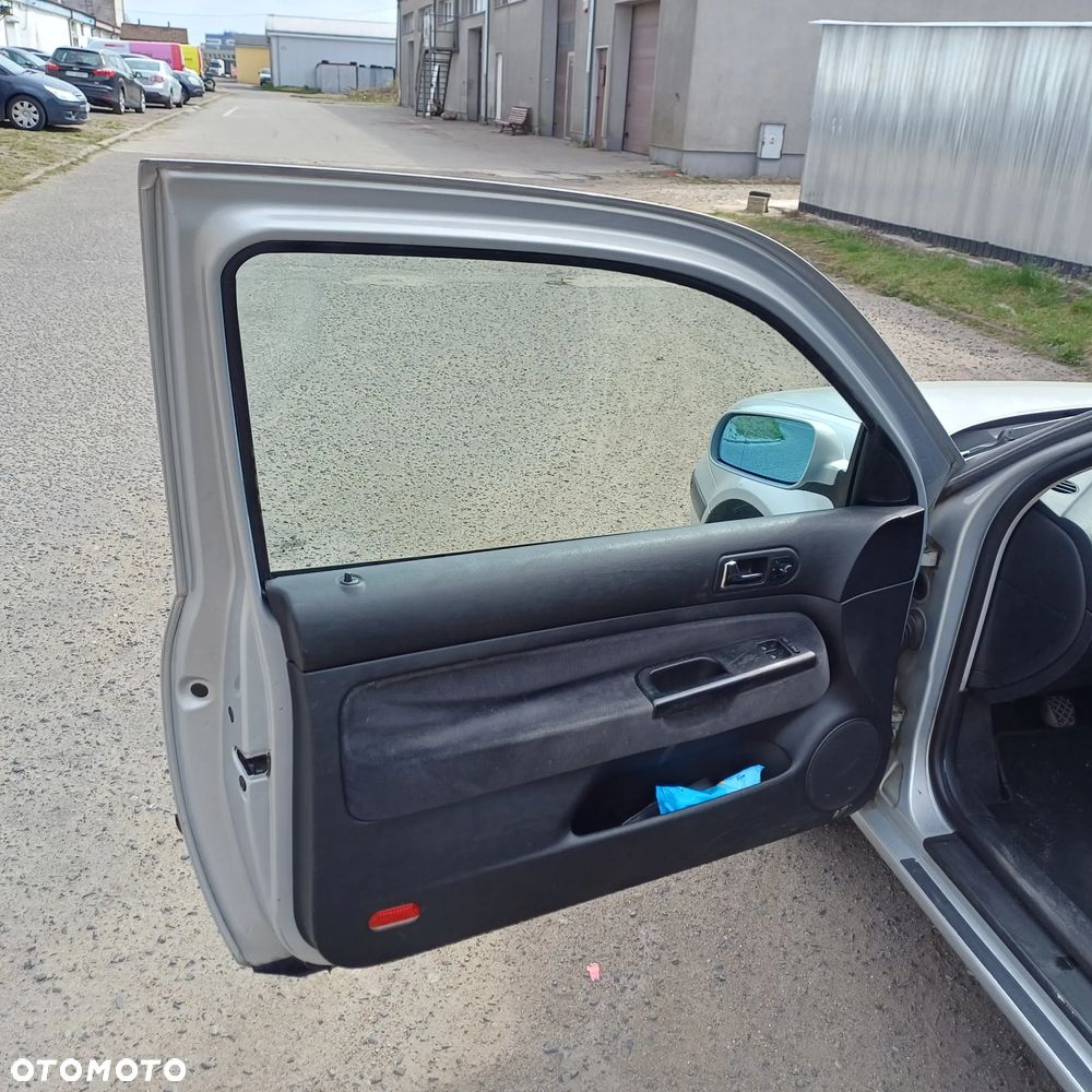 Volkswagen Golf 1.6 - 8