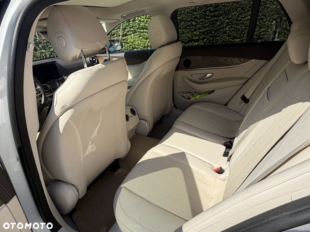 Mercedes-Benz Klasa E 220 d 9G-TRONIC - 8