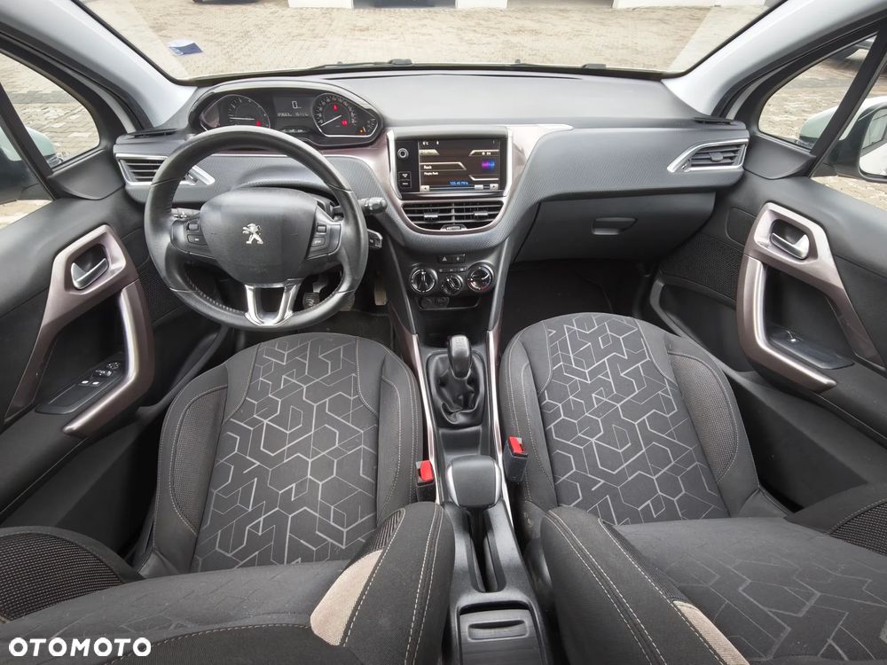 Peugeot 2008 1.6 VTi Style - 26