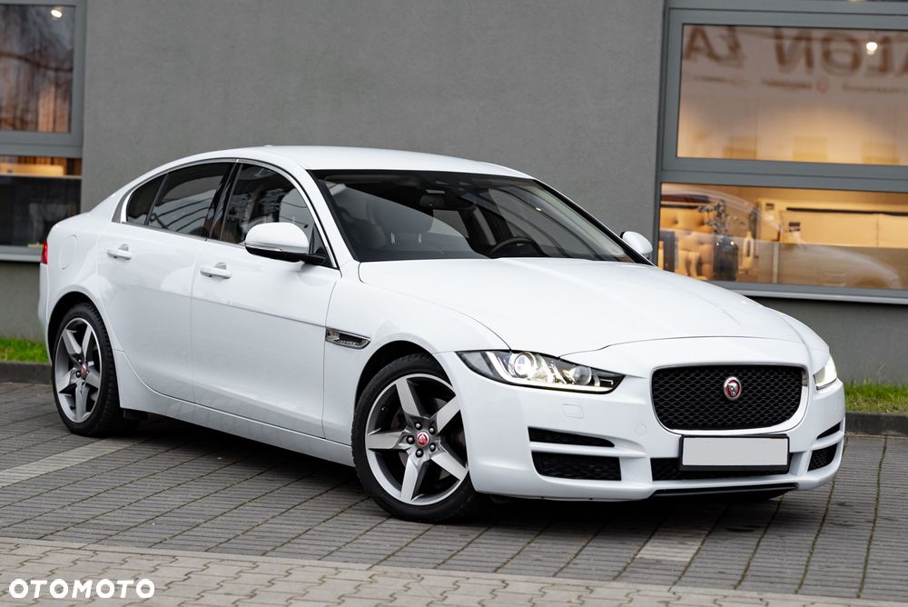 Jaguar XE - 2