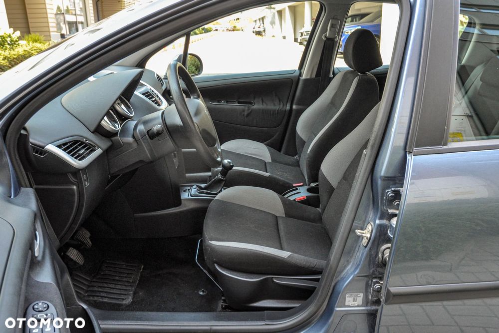 Peugeot 207 - 7