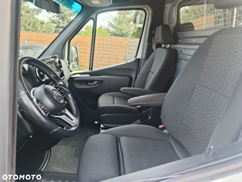 Mercedes-Benz Sprinter - 17