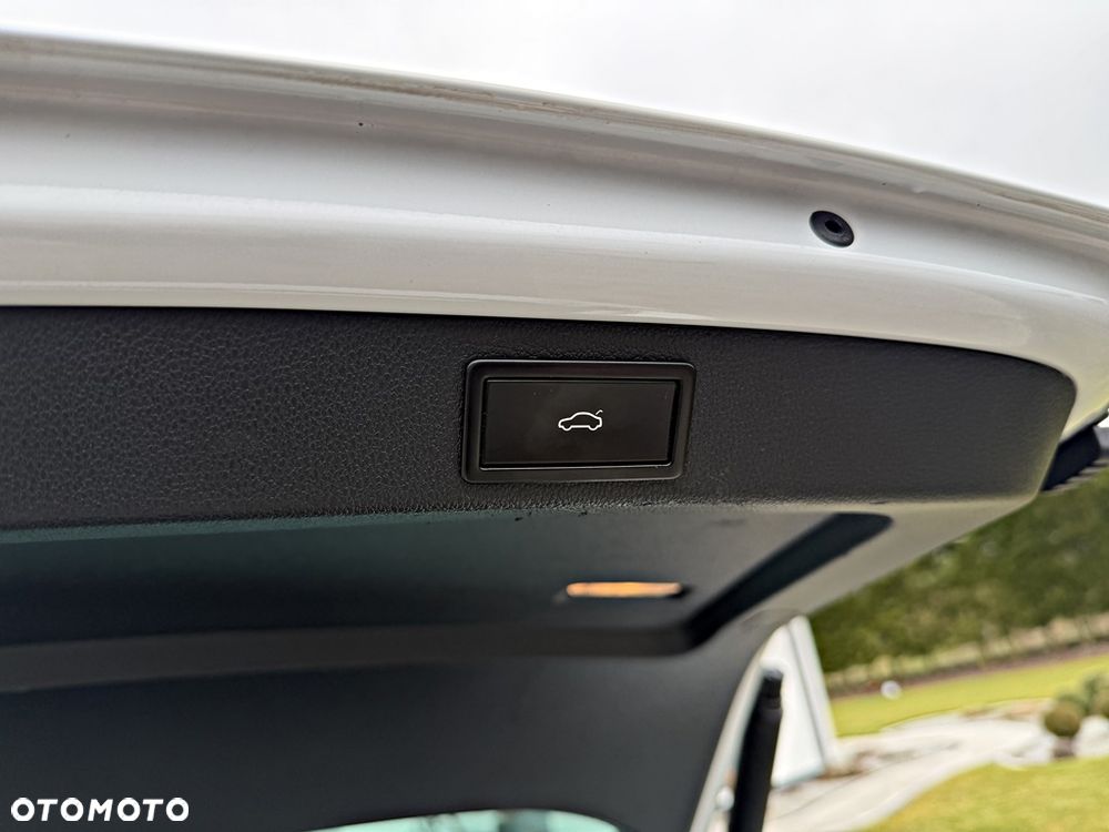 Skoda Superb 2.0 TDI DSG L&K - 30