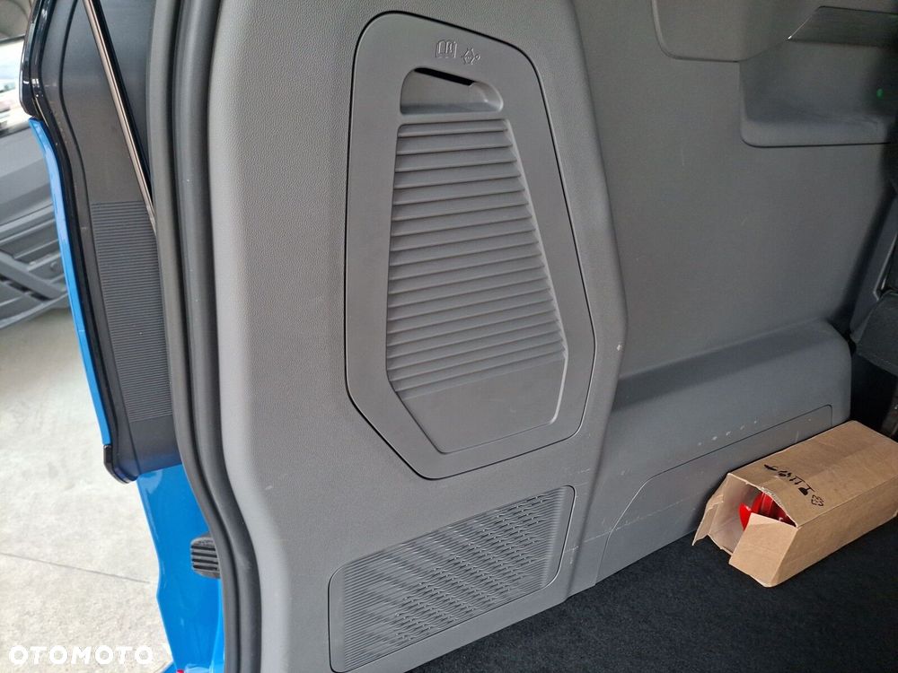Volkswagen Caravelle - 19