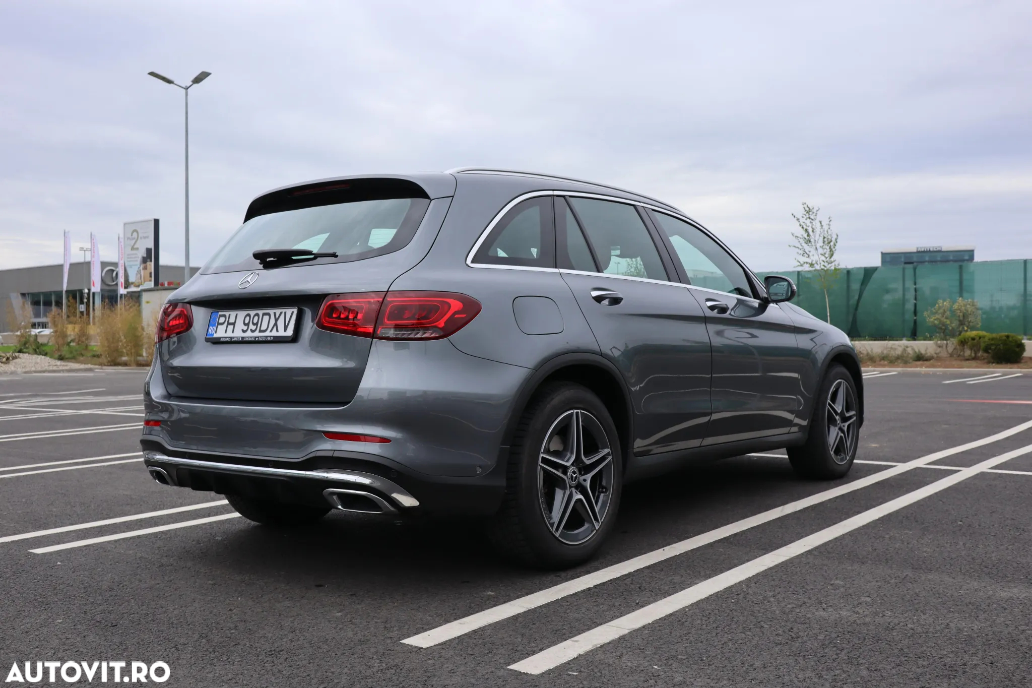 Mercedes-Benz GLC 200 4Matic 9G-TRONIC AMG Line - 4