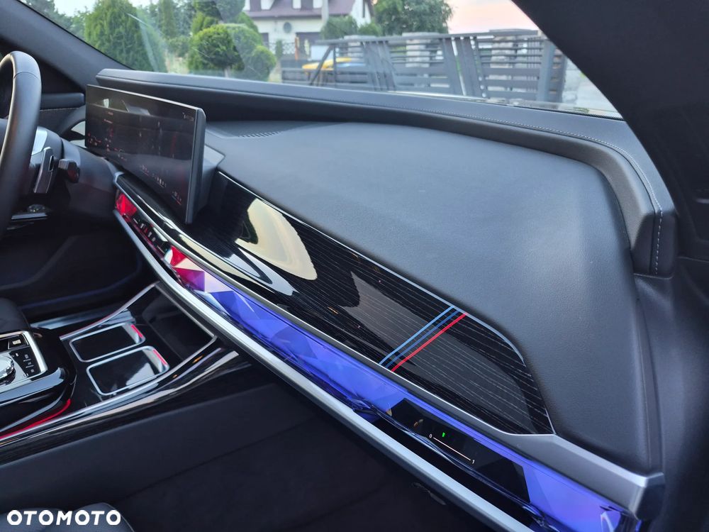 BMW Seria 7 740i - 12